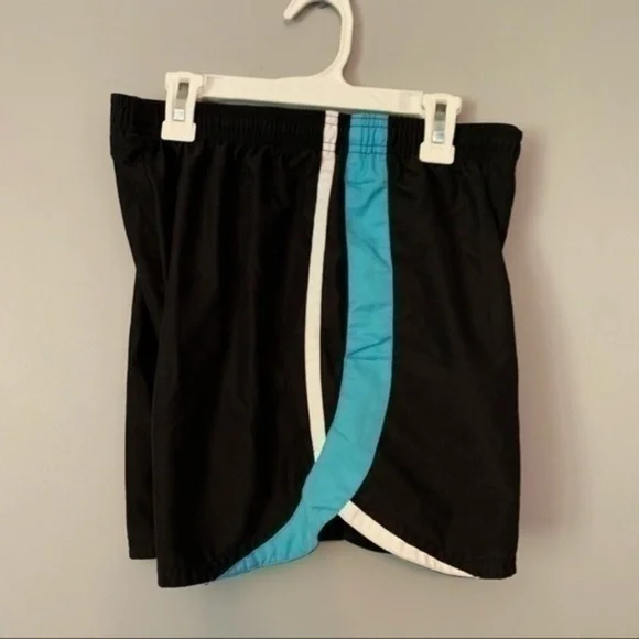 NIKE Women’s Shorts - Picture 5 of 7